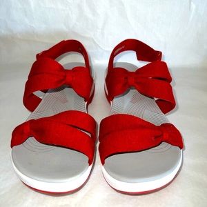 New Women Cloudsteppers Red Sandals By Clark’s Size 9M